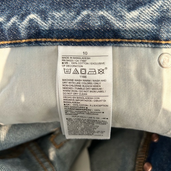 Women’s NWT Old Navy Embroidered Higher High Rise Sky Hi A Line Shorts. Size 10 - Picture 8 of 8